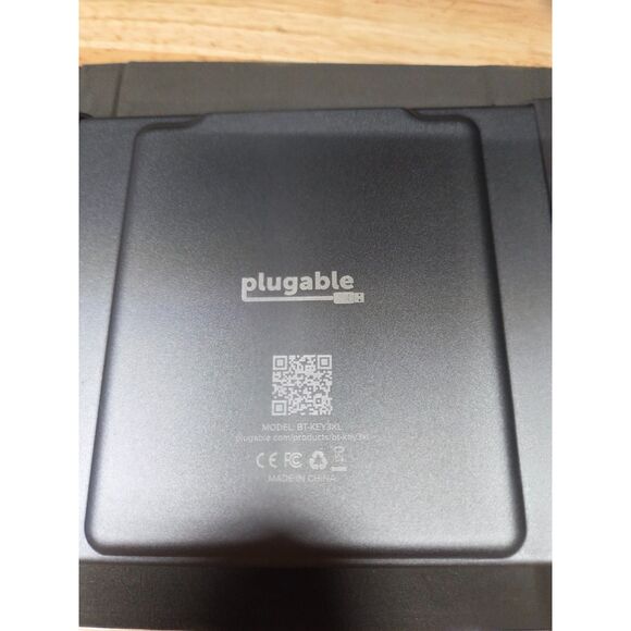 Plugable Foldable Bluetooth Keyboard - Picture 3 of 6